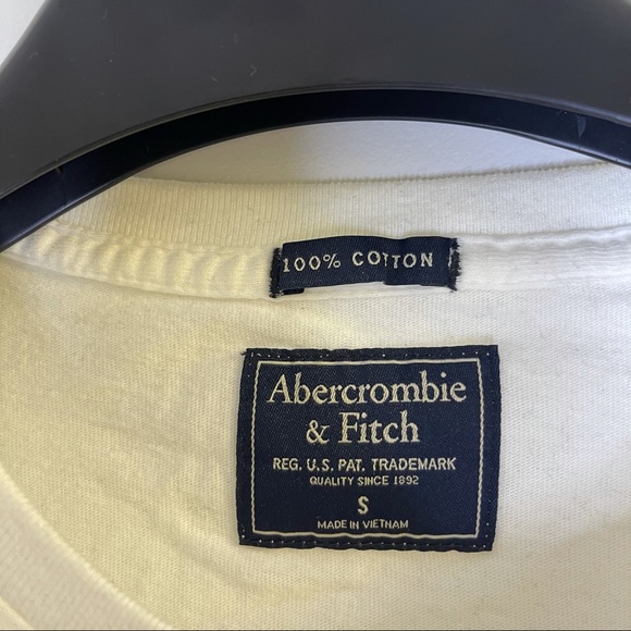 Abercrombie & Fitch T-Shirt - Picture 2 of 4